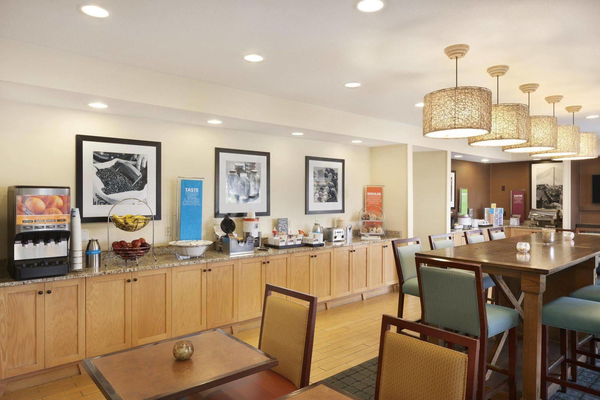 Hampton Inn Fort Worth Southwest Cityview Экстерьер фото